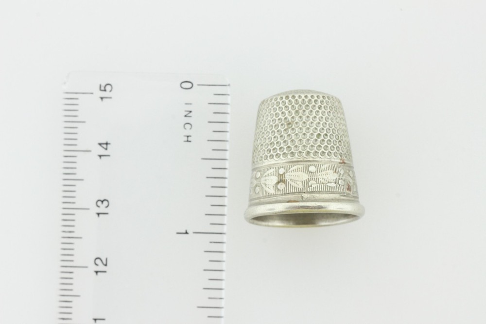 Vintage Sterling Silver 925 Simple Leaf Design & Dot Pattern Sewing Thimble