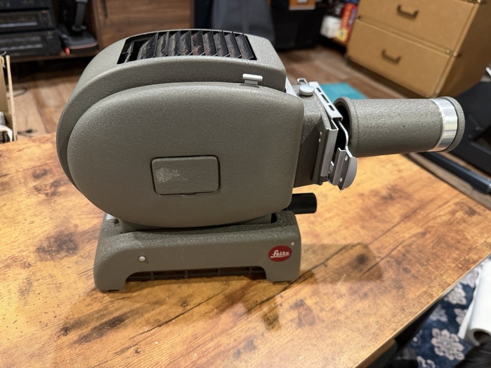 Ernst Leitz GmbH Wetzlar Prado Slide Projector with Case