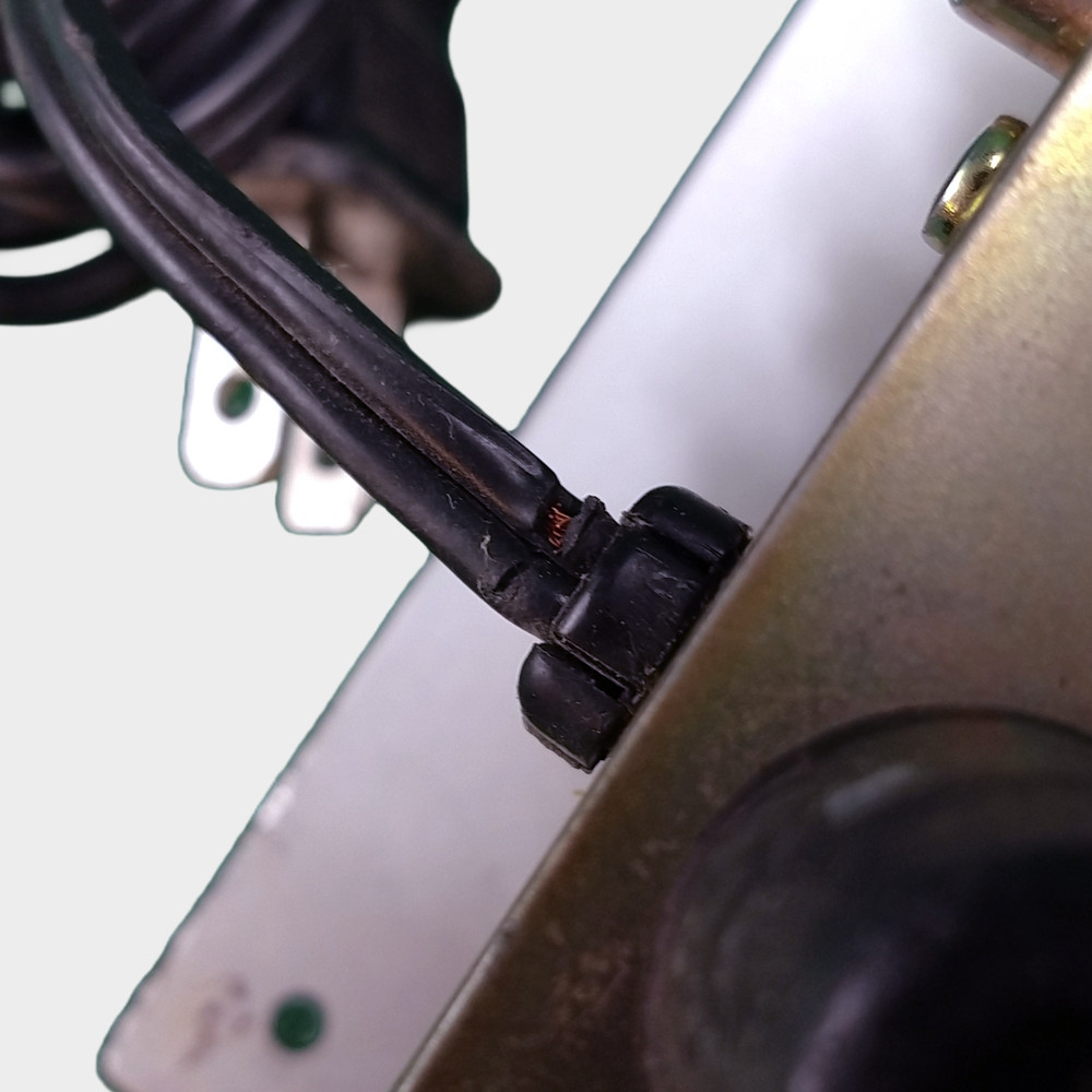 Numark Studio Master Control Center DM-1100 - powers on