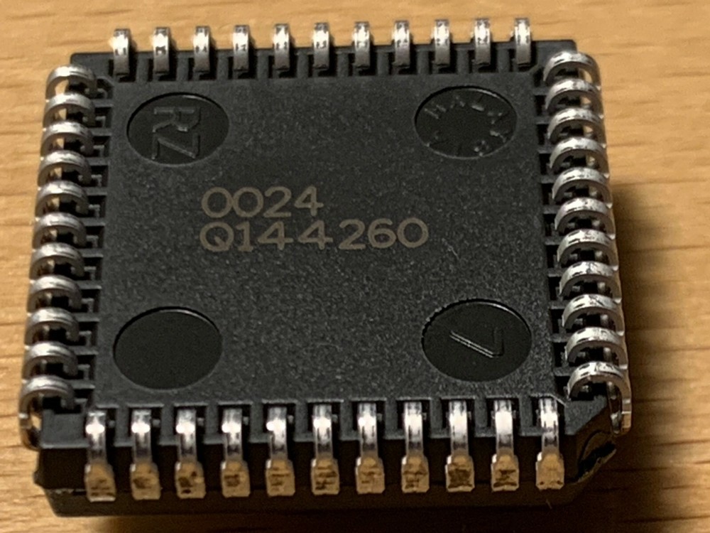 Lattice - MACH1115P-15JC - High-Performance EE CMOS Programmable Logic