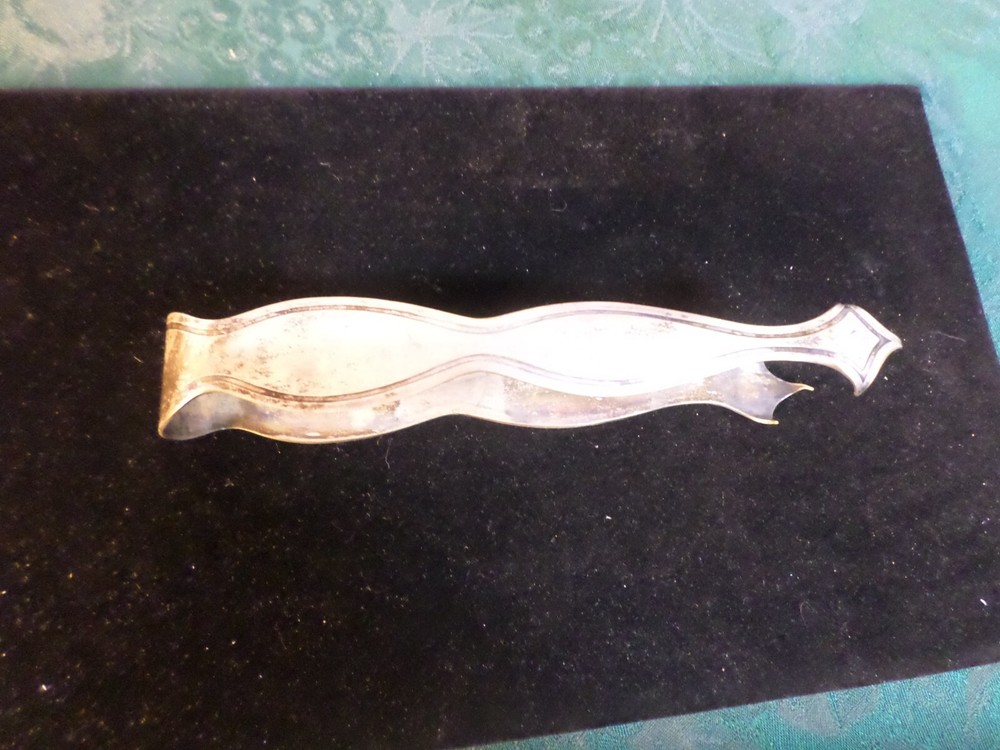 Beautiful Vintage Decorative Silverplate Ice Cube Tongs