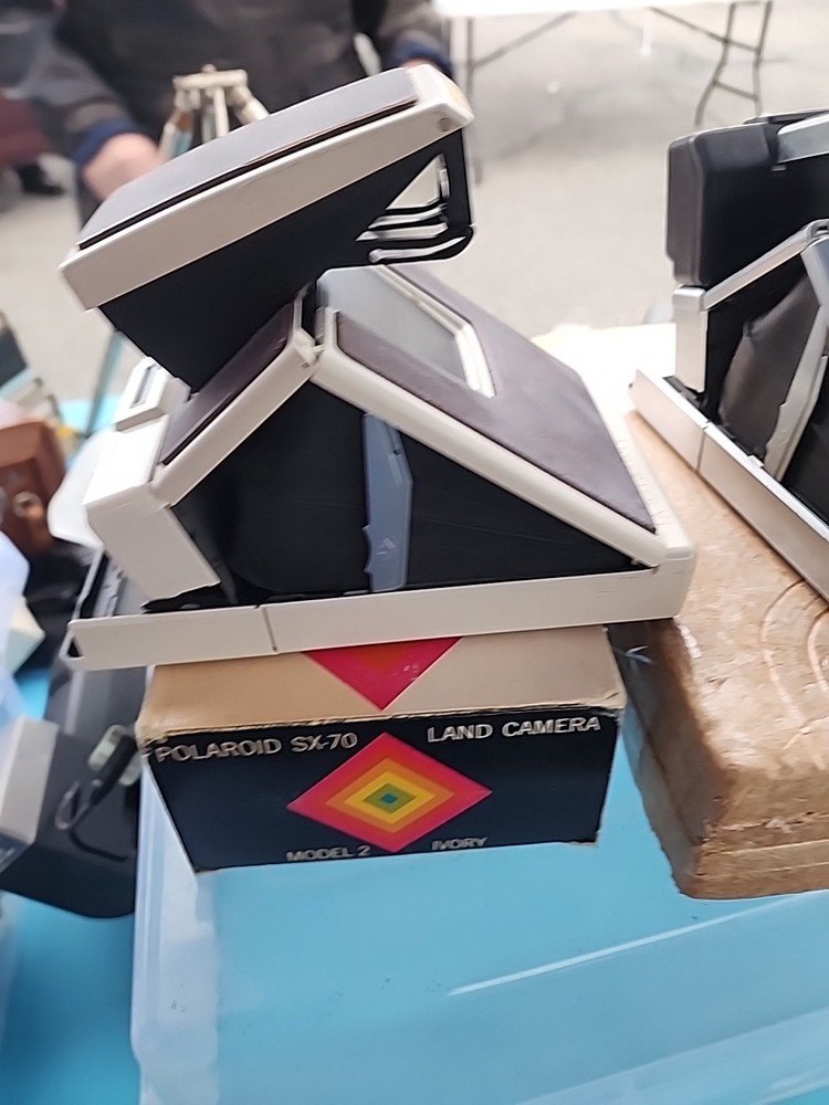 Polaroid SX-70 Land Camera Model 2 - GUARANTEED WORKING