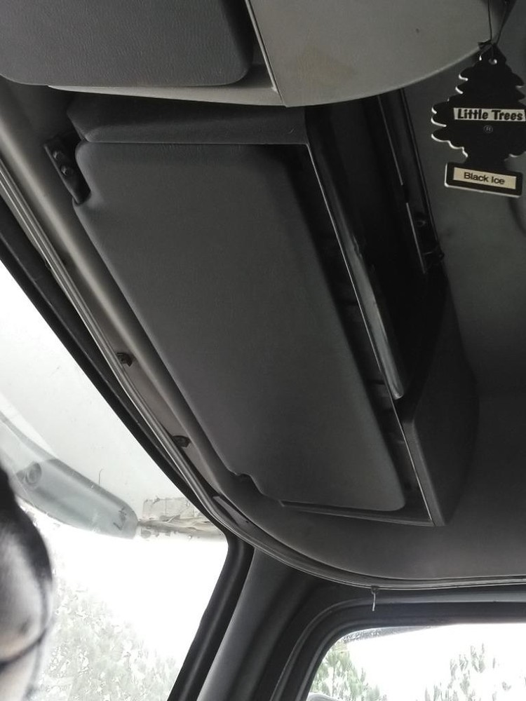 2001 VOLVO VNL INTERIOR SUN VISOR 3582335