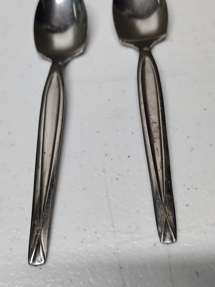 Two Jagged Edge Spoons Great For Grapefruit