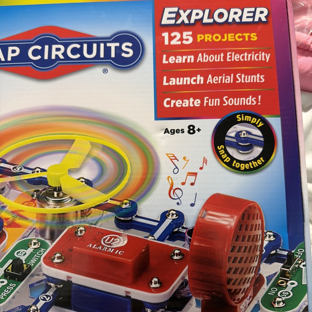 NEW Unopened Box SNAP CIRCUITS EXPLORER 100+ Projects Learn Electronics Age 8+
