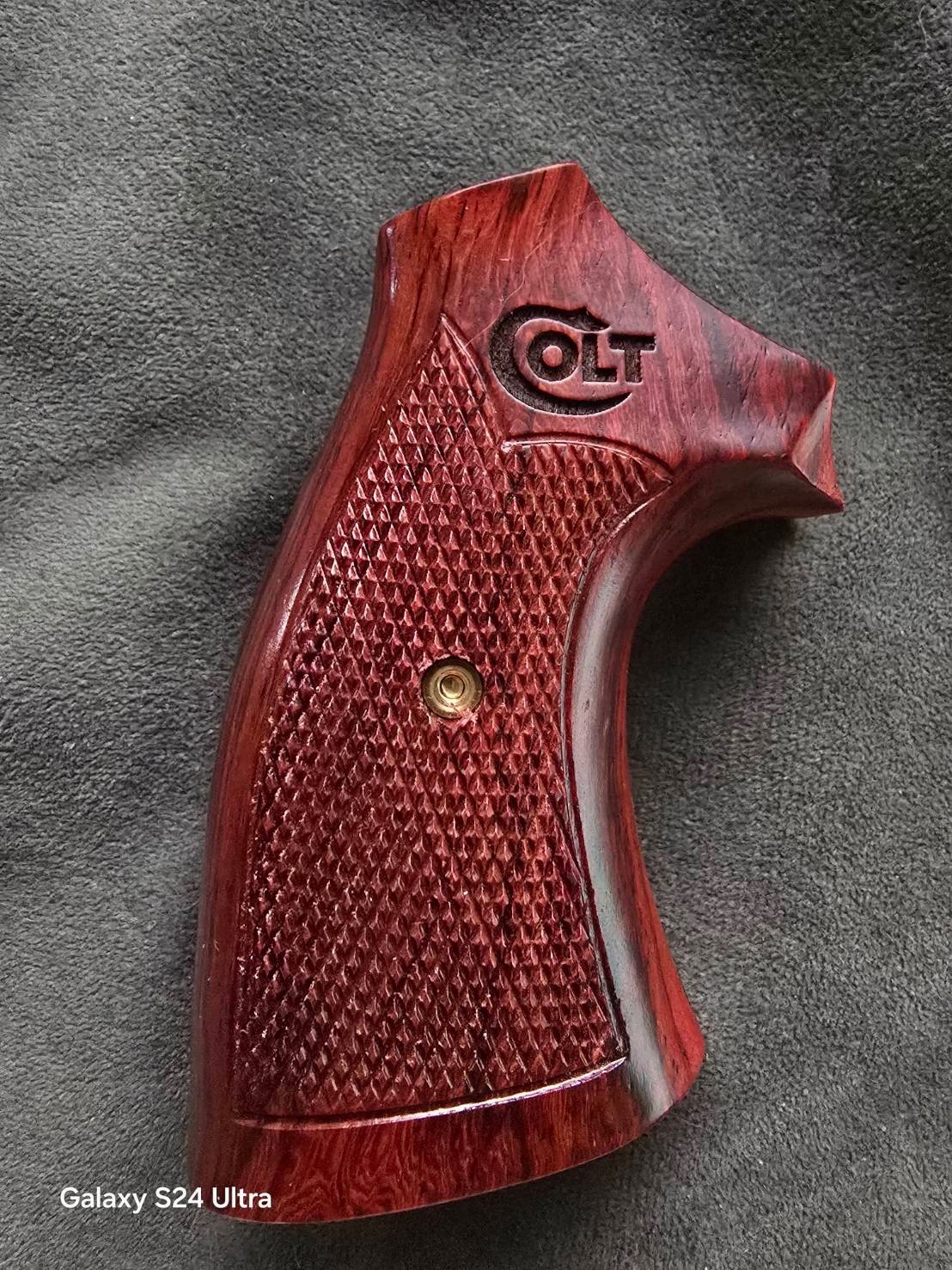 Colt grips fit New Colt King Cobra (2017,2019- present)The New Colt Viper 2024