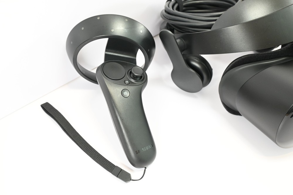 Samsung HMD Odyssey Windows Mixed Reality Headset + 2x Controllers Set