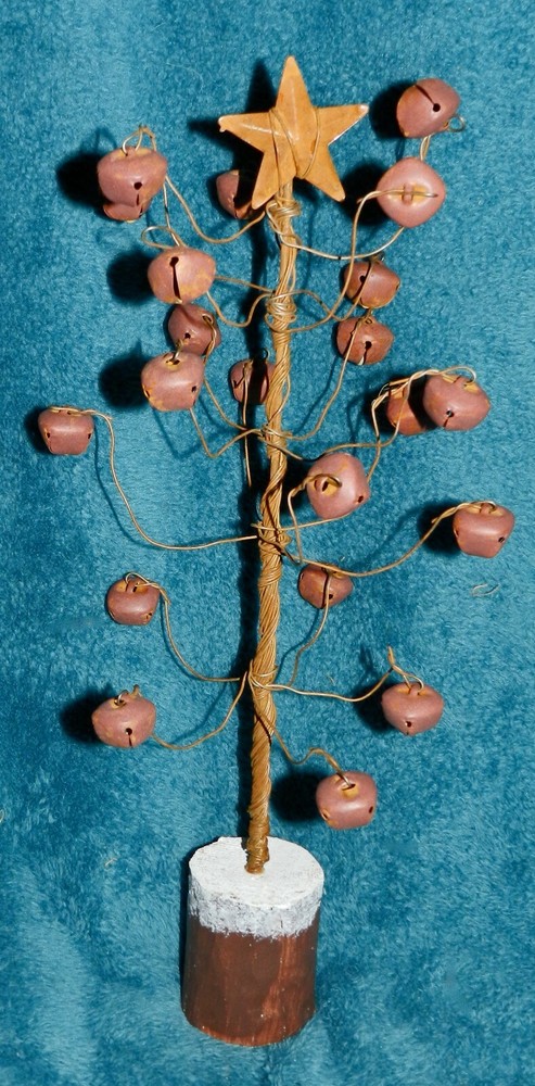 CUTE PRIMITIVE RUSTIC JINGLE BELL CHRISTMAS TREE!
