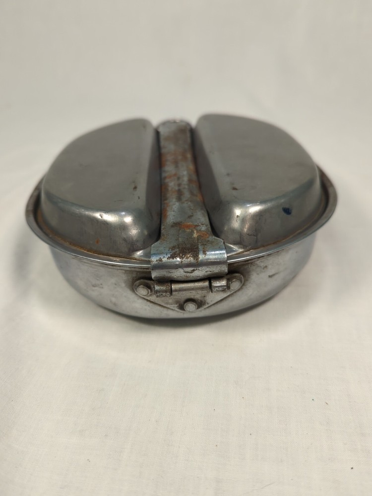 U.S. Army Mess Kit Dated 1945 Marked US E.A. CO WWII With Knife