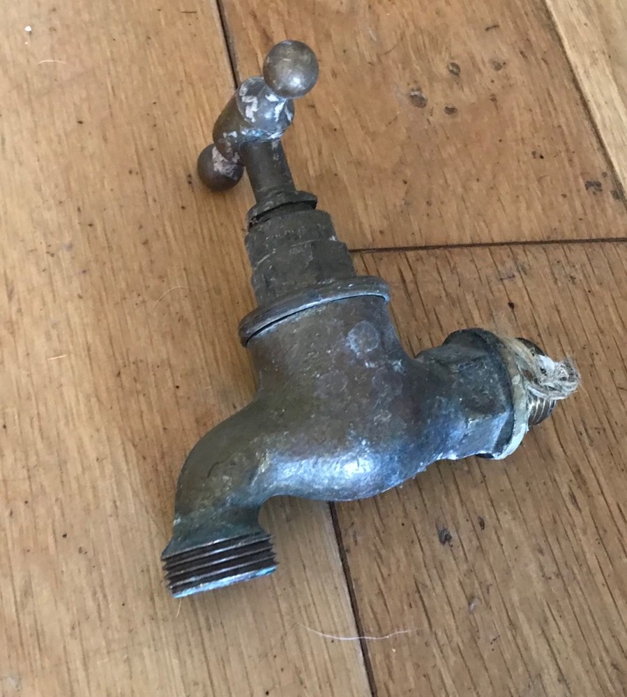 VINTAGE SOLID BRASS GARDEN TAPS Ref2 - (Black D 12)