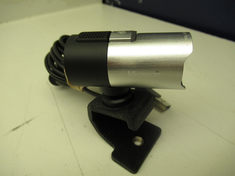 Microsoft LifeCam Studio 1080p HD Model 1425 W/ Black Case