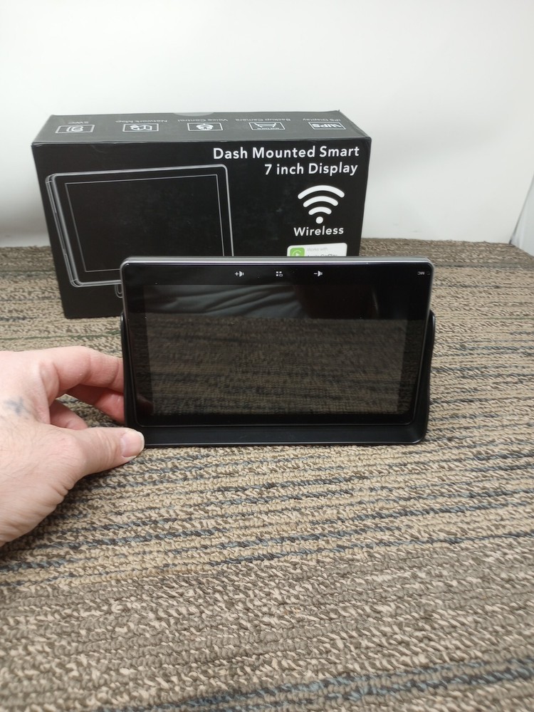 Urvolax Dash Mounted Smart 7 Inch Display Wireless Touchscreen Carplay Pre Owned