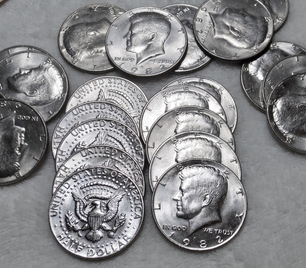1982 KENNEDY HALF DOLLARS, CLEAN & SCARCE, SHARP DETAILS & FREE RETURNS