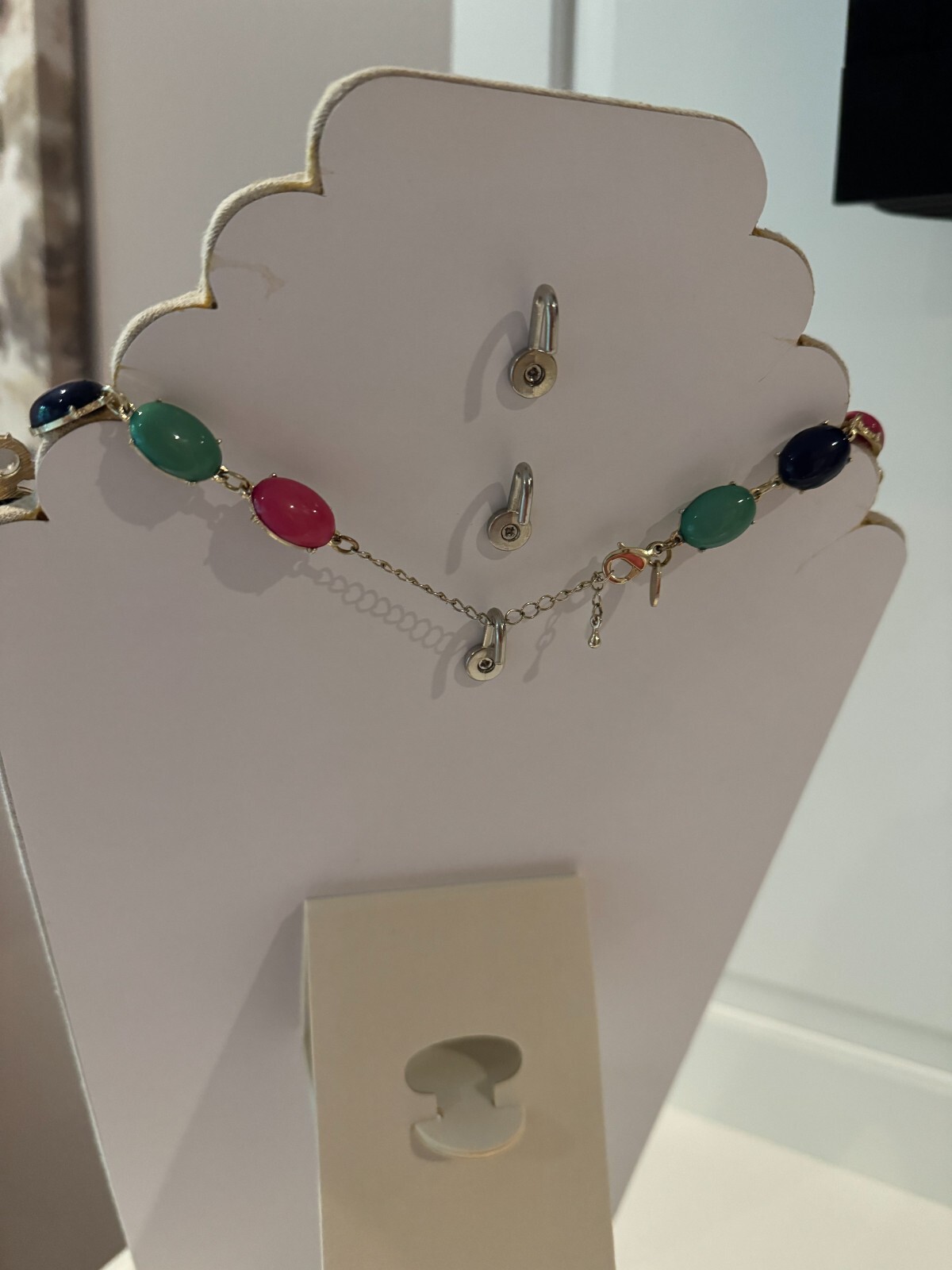 Jewelry Necklace Easel Burlap Display Stand - NEW