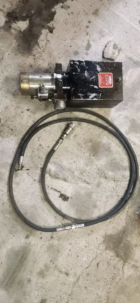 12V Hydraulic Pump And 12' Hose