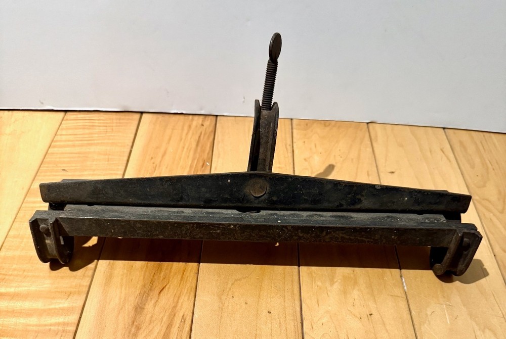 Antique Cast Iron Saw Sharpening Vice Bench Mount Tool Work Bench