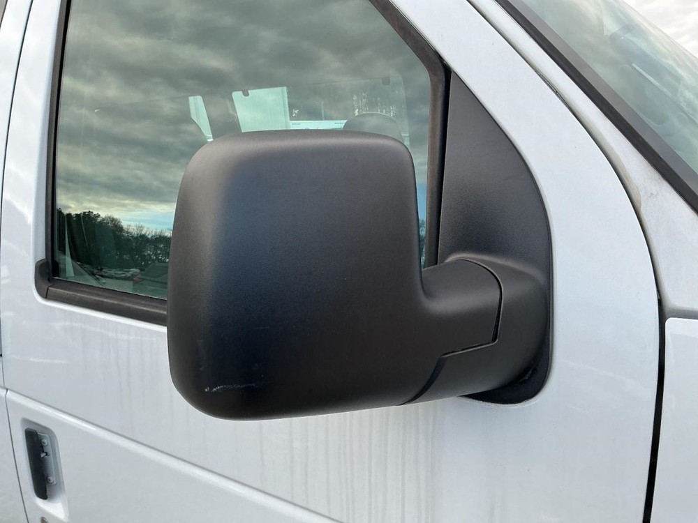 E350 2005 Glove Box 4908582