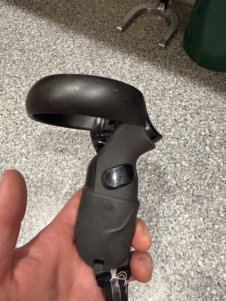 Oculus Quest Rift-S Left Controller (MI-BL) Controller +Grip (untested)