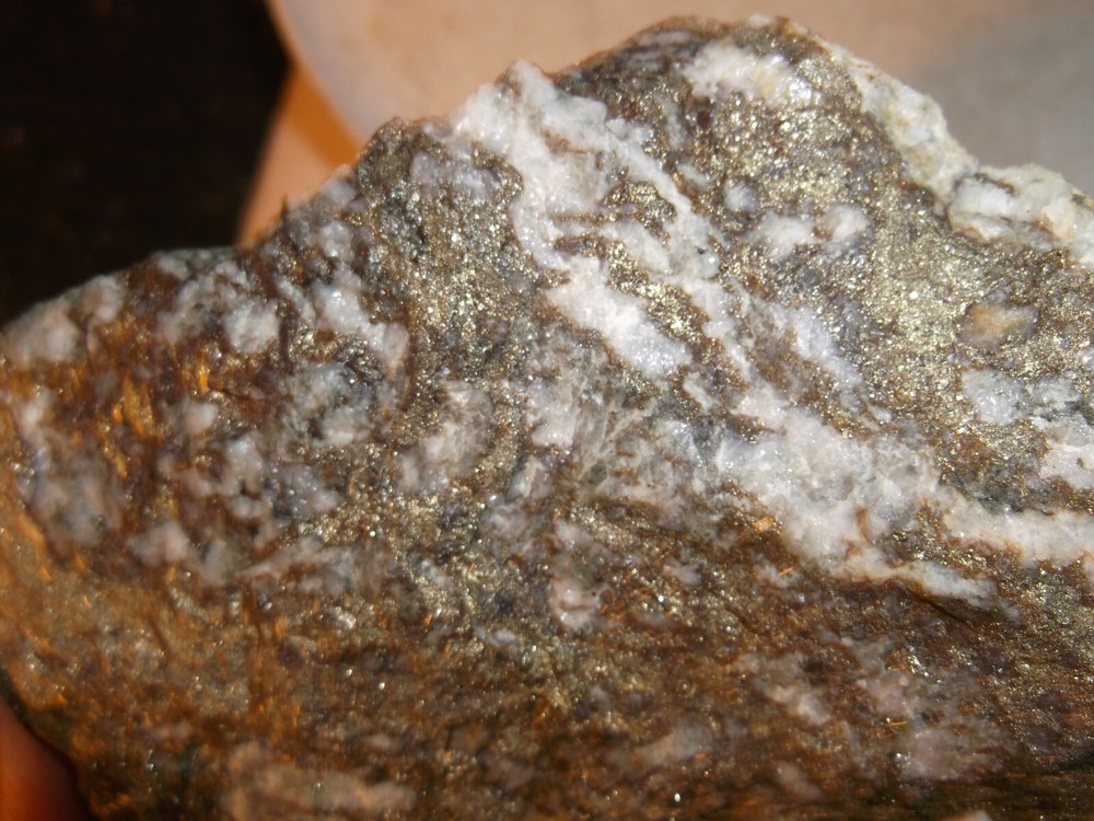 gold silver copper ore, 367 grams samples ,ore high grade .this is not