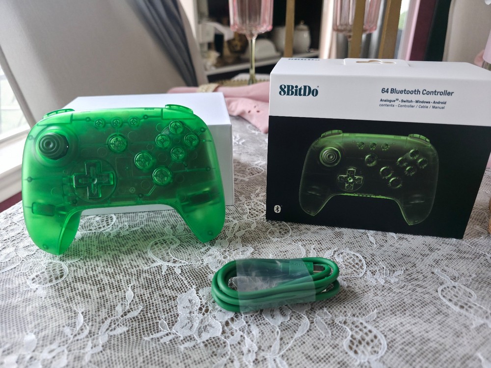 8BitDo Controller - Funtastic Edition - Jungle Green NINTENDO 64 Switch 2
