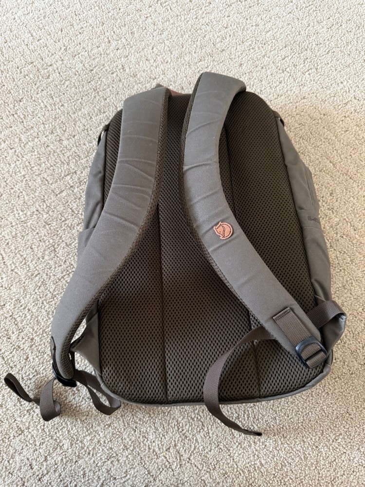 Fjallraven Raven 20L Backpack Övik Olive Green Bin 26