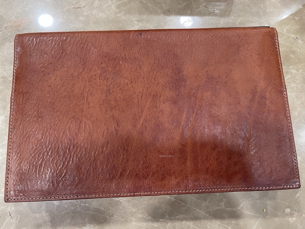 Visconti leather pen display case for multiple pens in box