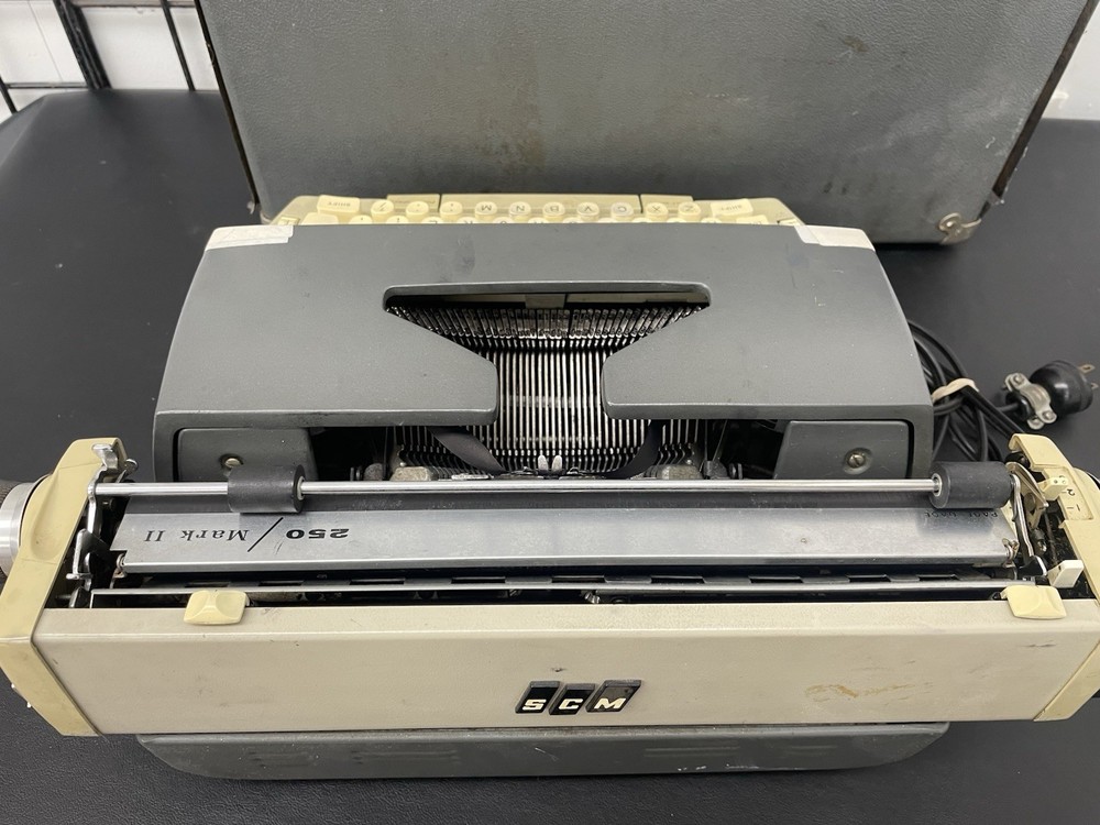 Smith Corona 250 Mark II Electric Office Typewriter With Case, Needs Work