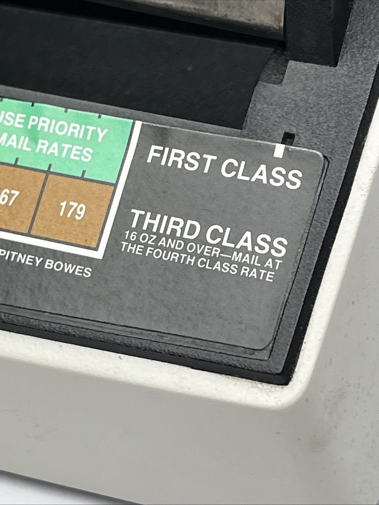 Vintage Pitney Bowes Model #4916 First & Third Class Postage Scale Made Canada