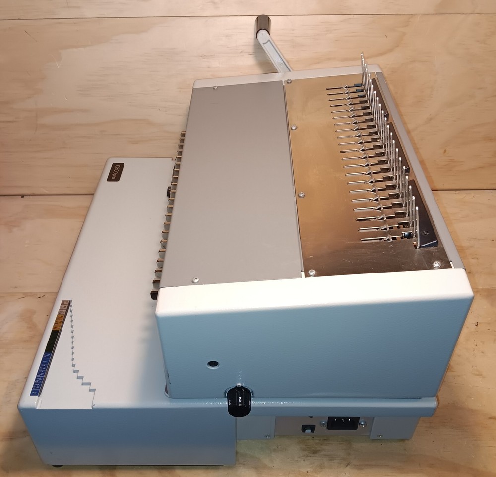GBC CombBind C800PRO Electric Binding Machine, Binds 500 Sheets, Punches 25