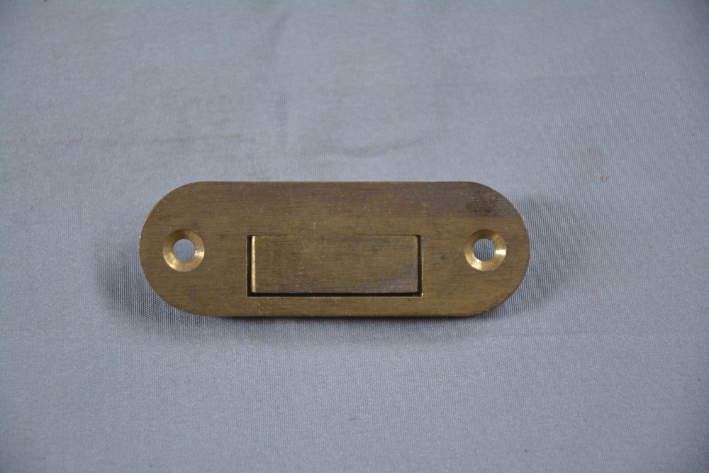 GOOD ANTIQUE SOLID BRASS ROLL TOP DESK TAMBOUR LOCK KEEPER (G52)
