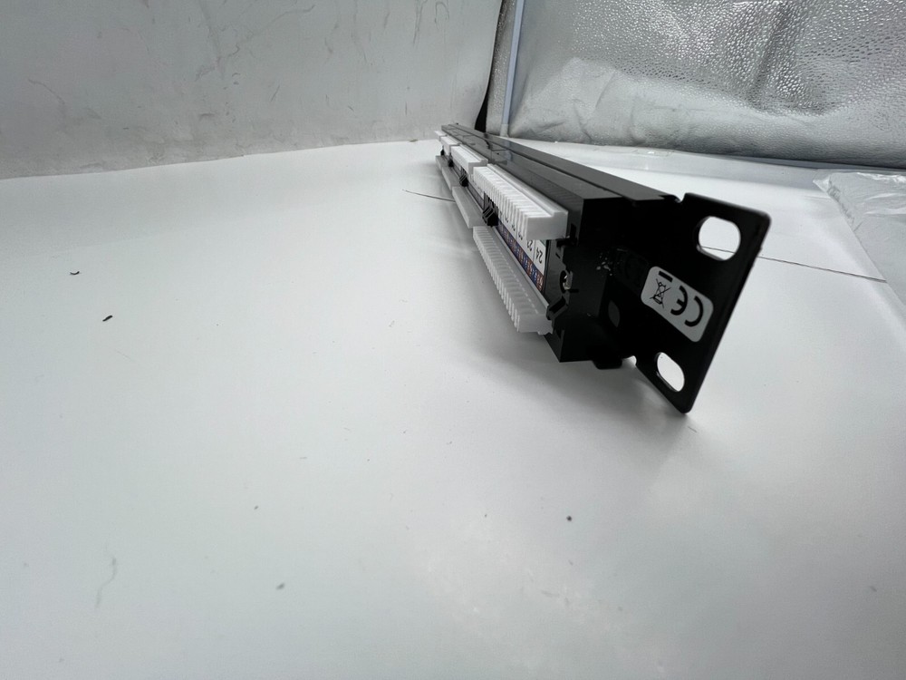 Iwillink Rackmount or Wall Mount Patch Panel Cat6 RJ45 Patch Panel Black