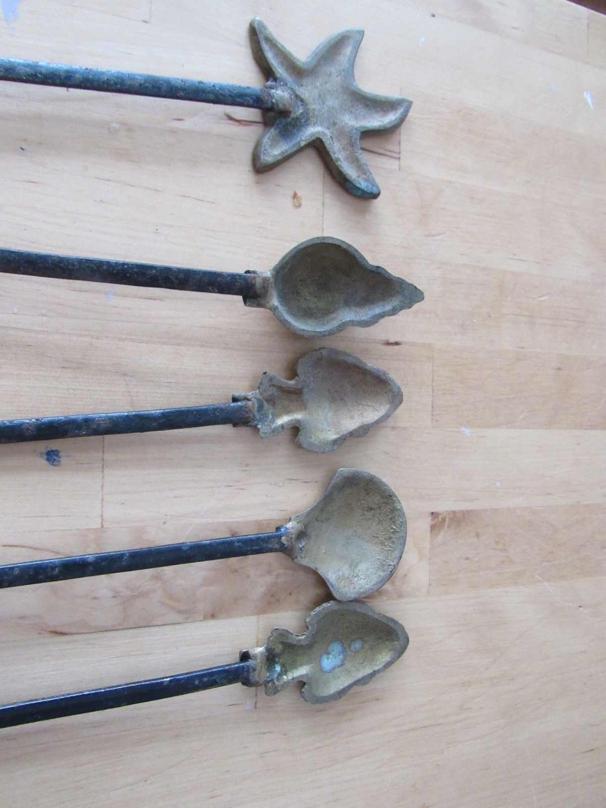 Vintage Brass Topped Seashell Ocean Themed Garden Spikes