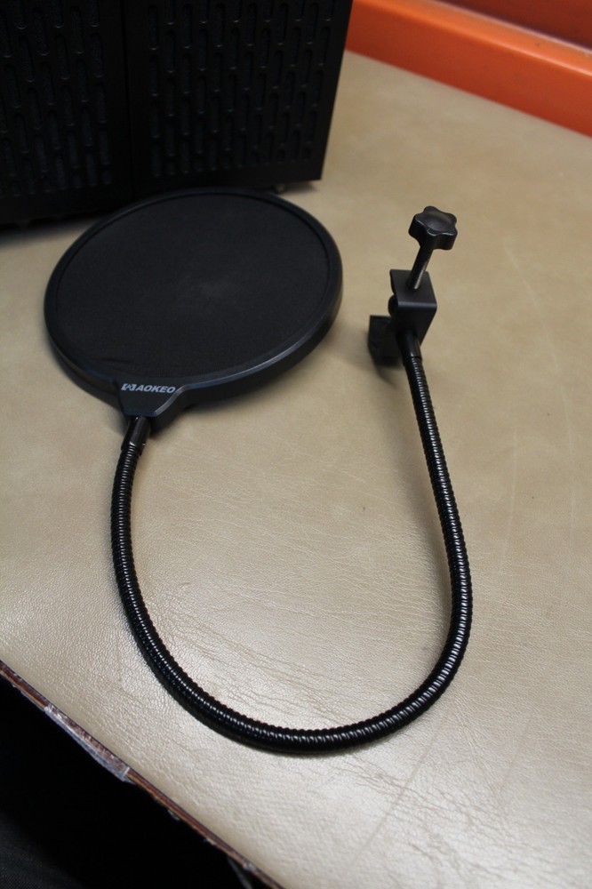 aokeo microphone isolation shield W/Pop Filter *USED*