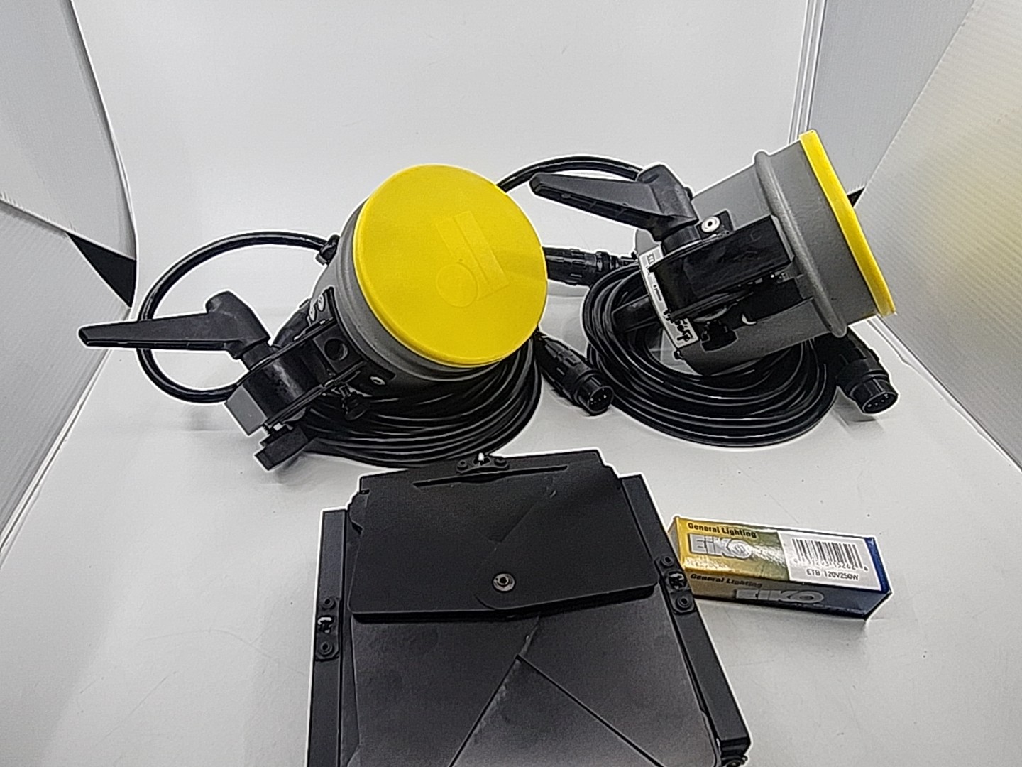 Dynalite 2040 Studio Flash Heads Lot of 2 with Cables Etc. Fan Cooled Tested