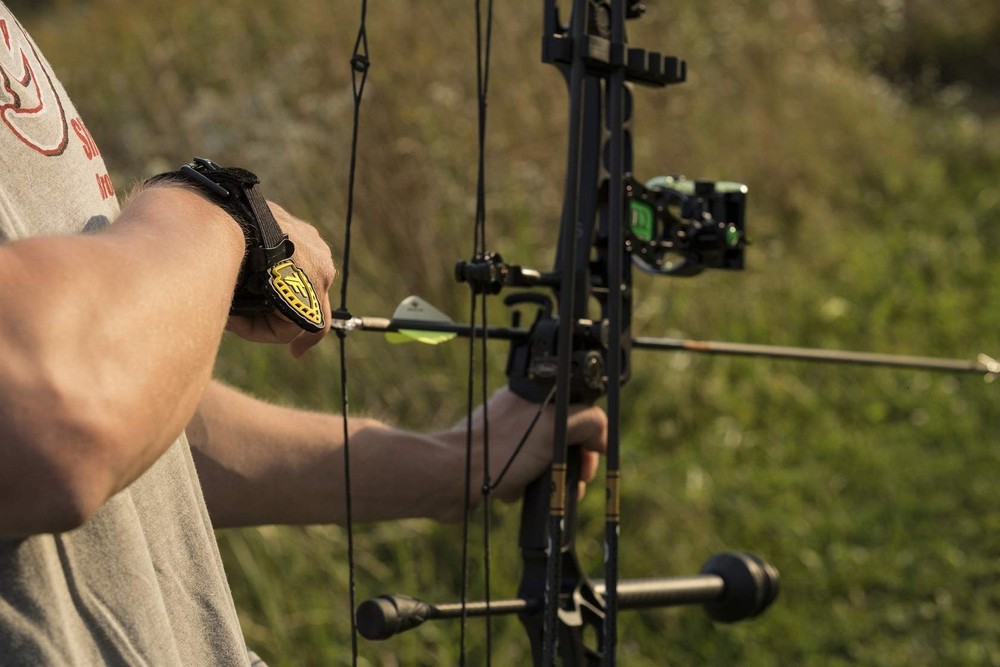 Tru-Fire Edge Buckle Foldback Adjustable Archery Compound Bow Release - Black...