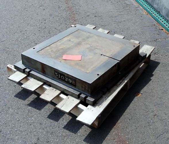 Pratt & Whitney 24 Inch Rotary Table Riser: INV 17012