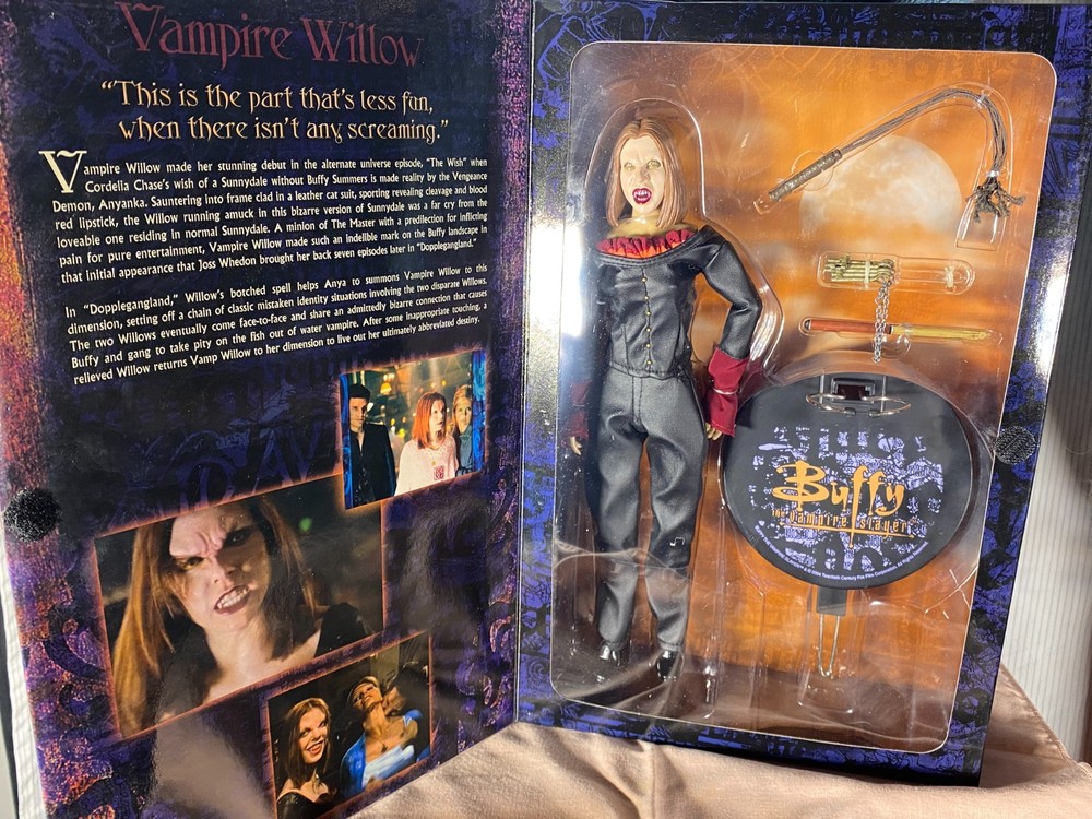 Sideshow Vampire Willow 1/6 figure / Alyson Hannigon