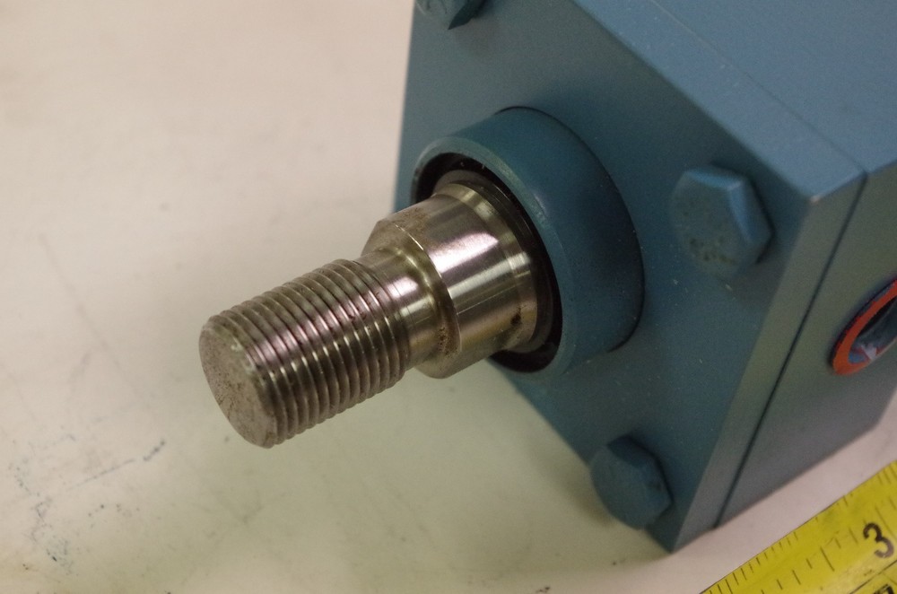 VICKERS PNEUMATIC CYLINDER # TE10EAGA1AA01000 STROKE:1" 2.5/ 1X1 CODE-PC-503