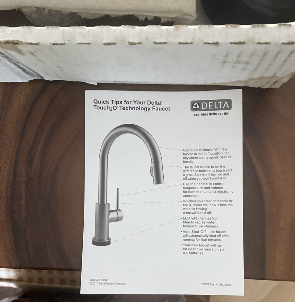 Delta 9159-DST Trinsic Pull-Down Kitchen Faucet, Chrome. NEW