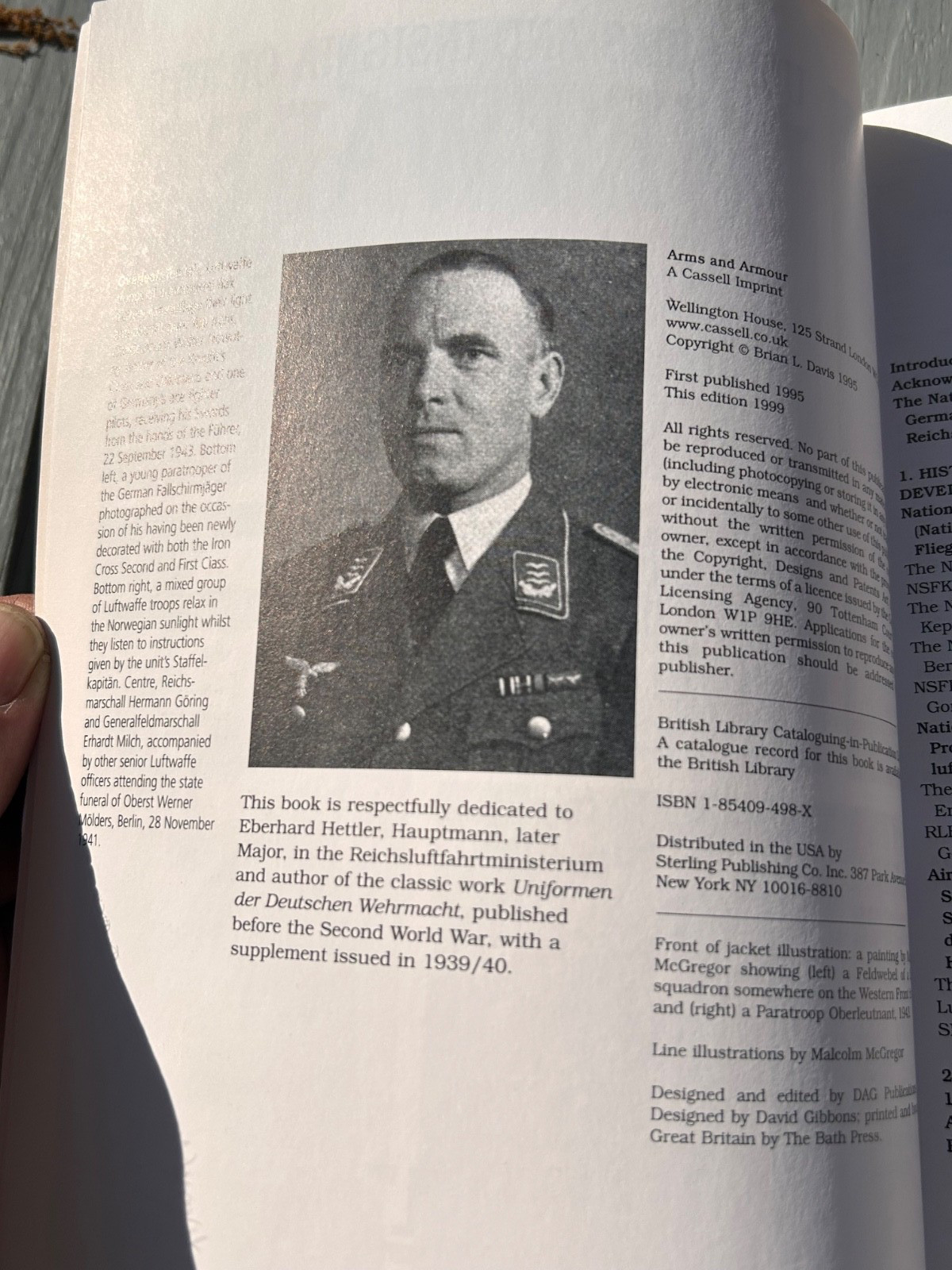 Uniforms And Insignia of the Luftwaffe Volume 2 1940-1945 Brian Davis 320 Pages