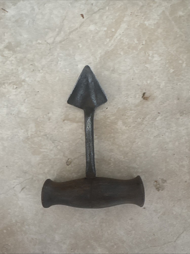 Gimlet Iron Borning Tool