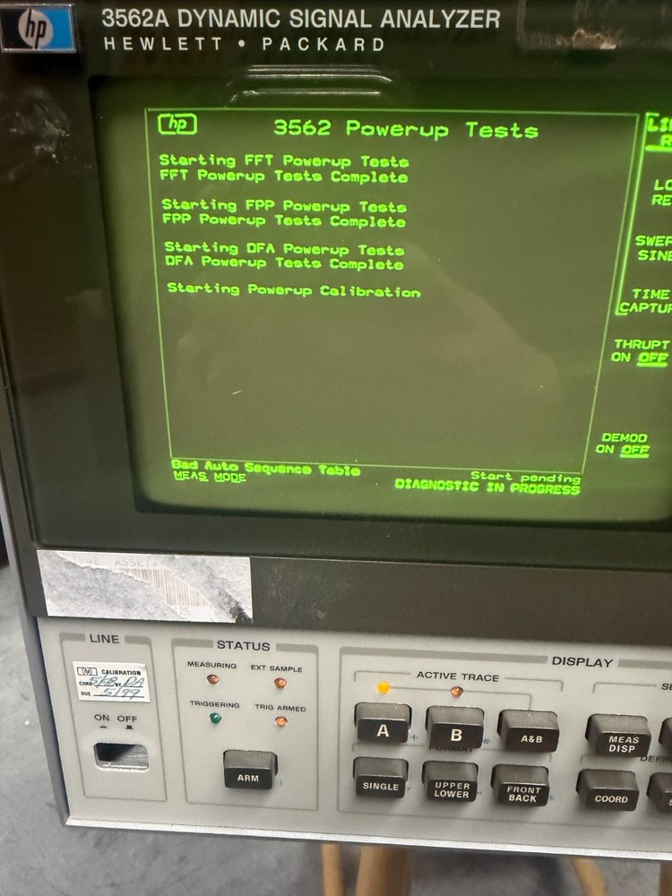 HP 3562A Dynamic Signal Analyzer Powers On Passes Self Tests See Notes
