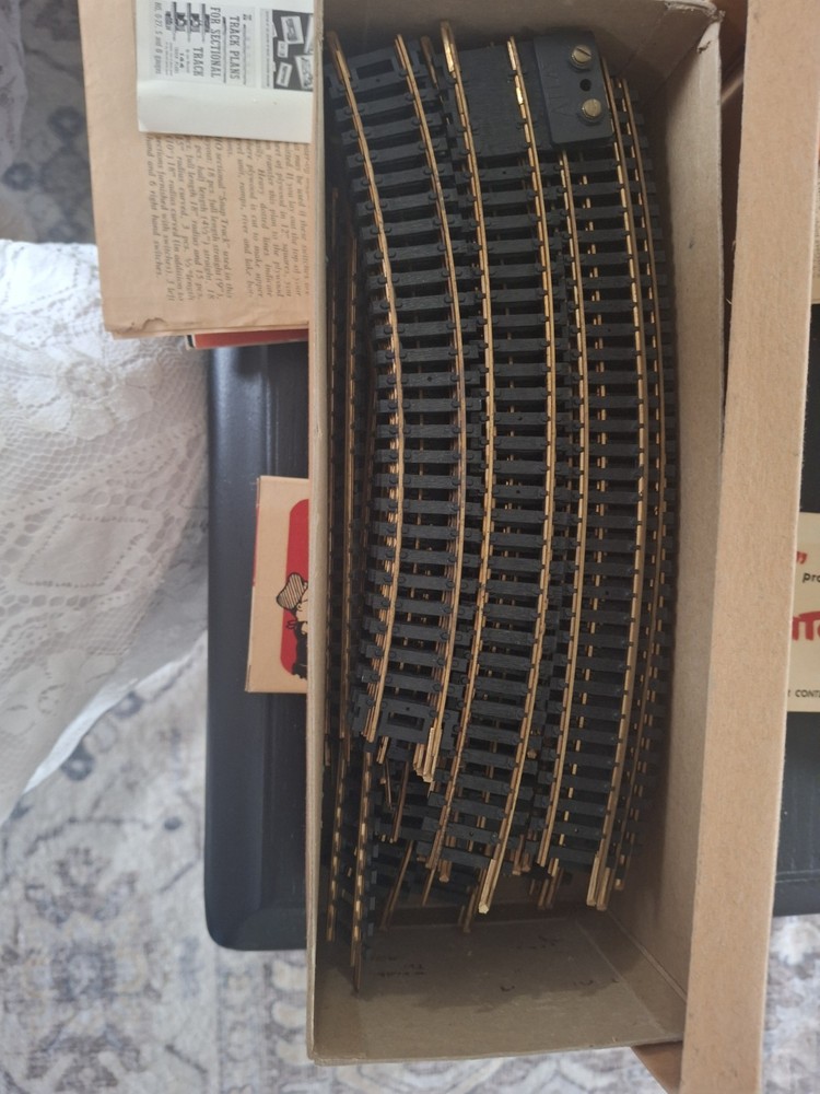 Vintage HO . Train Sets In Original Boxes Extra Tracks,universal Power Master.