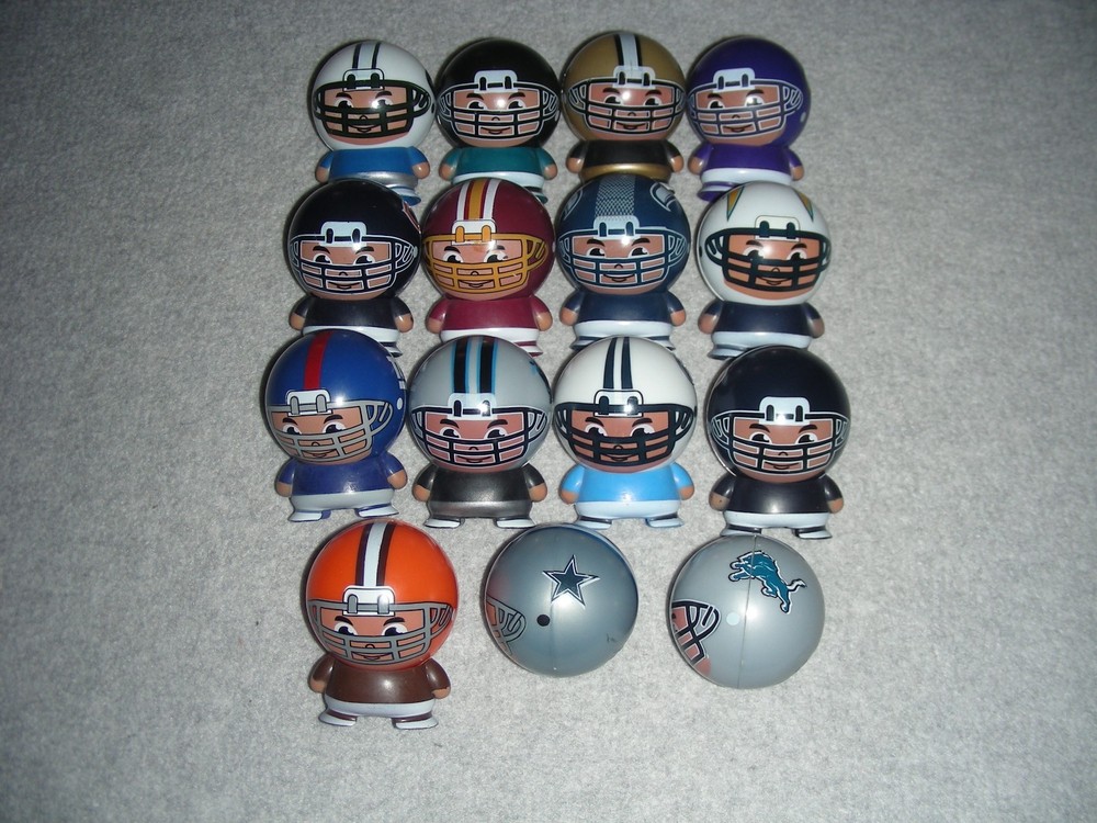 (13 + 2) AA A&A Coin Machine Parkway Machine 2" NFL 2012 Capsule Figures