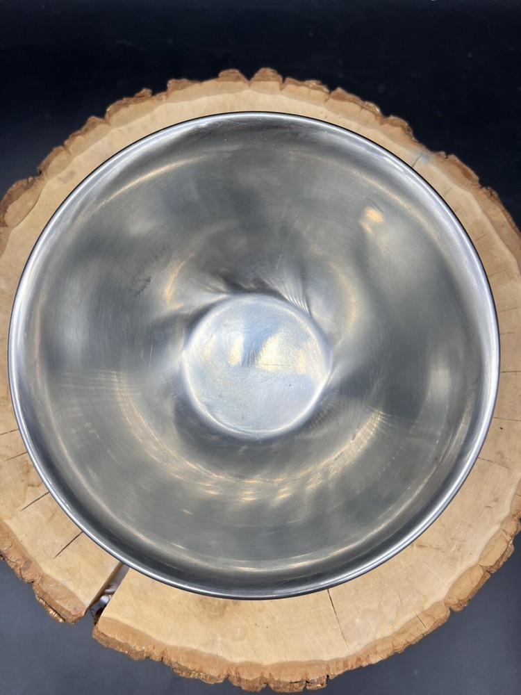 Oneida 18/8 Stainless Footed Bowl