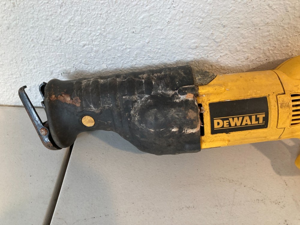 DEWALT DC385 18V Cordless Reciprocating Saw Tool Only