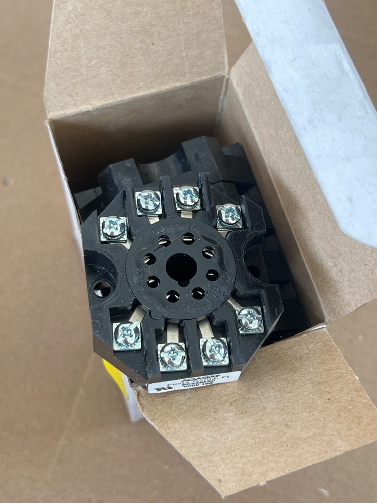 (One Box = 10 Pcs) AGASTAT BCSA08SC RELAY SOCKET UNMP