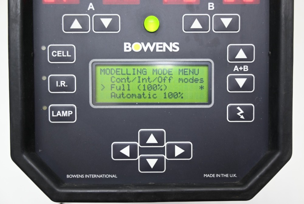 Bowens QuadX 3000 power pack