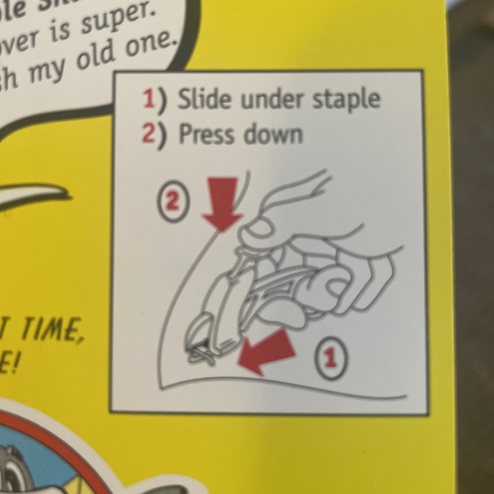Staple Shark Staple Remover Galiot Red