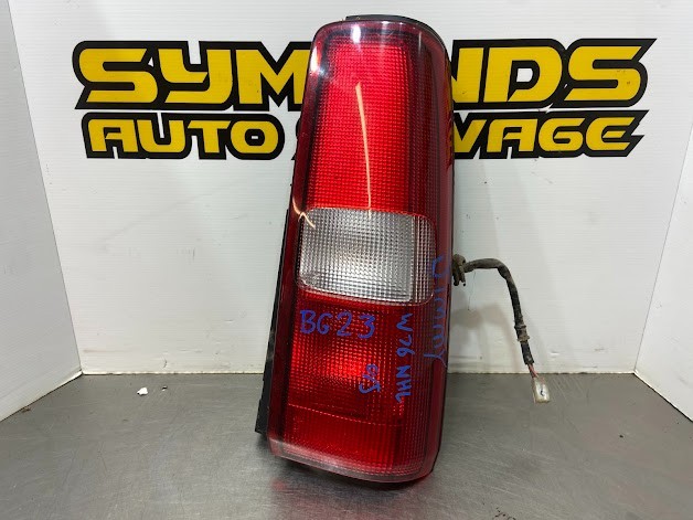 2000 SUZUKI JIMNY DRIVER SIDE RIGHT  REAR LIGHT REF:  BG23